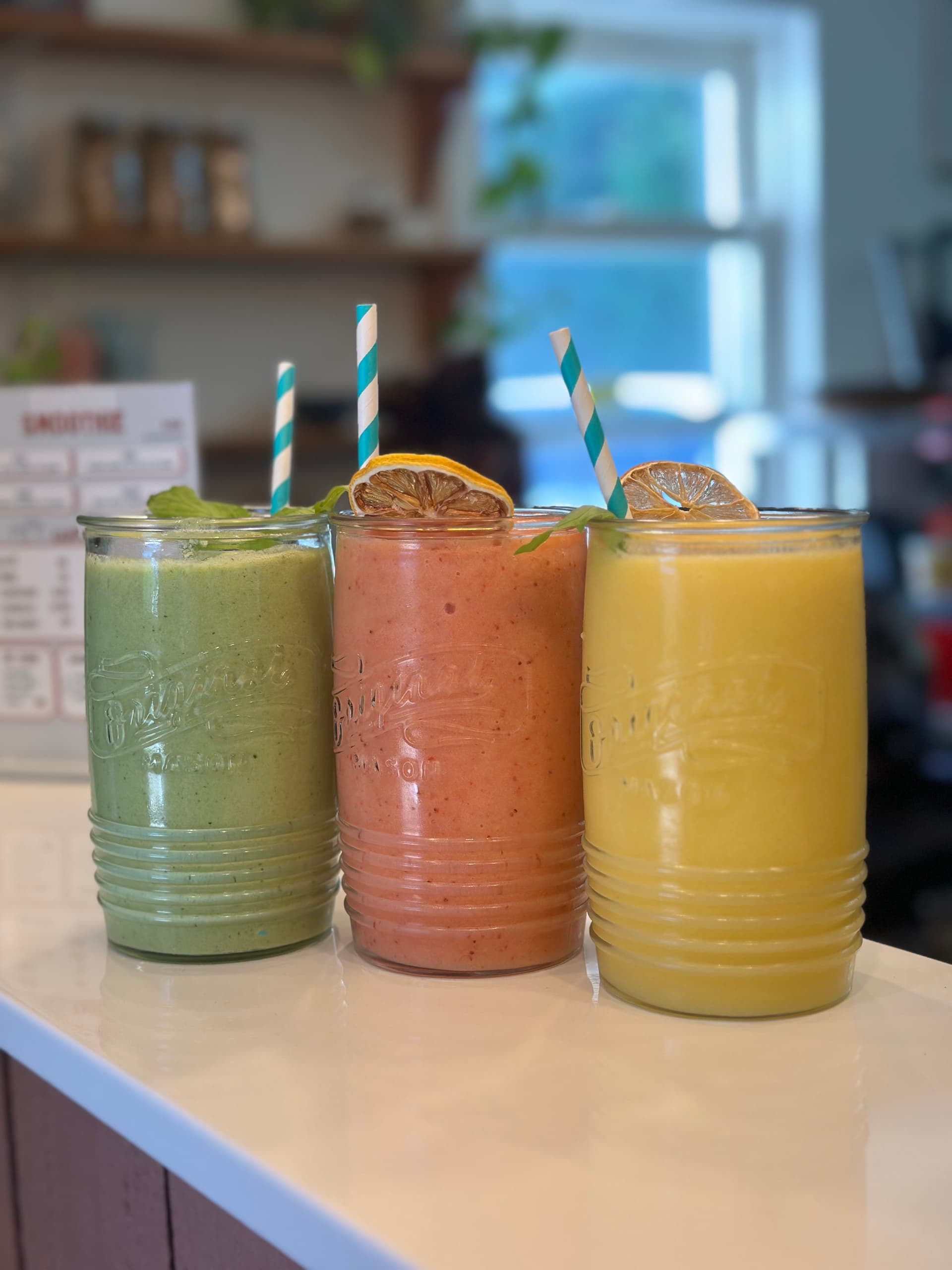 Breuvages colores smoothie les charlottes